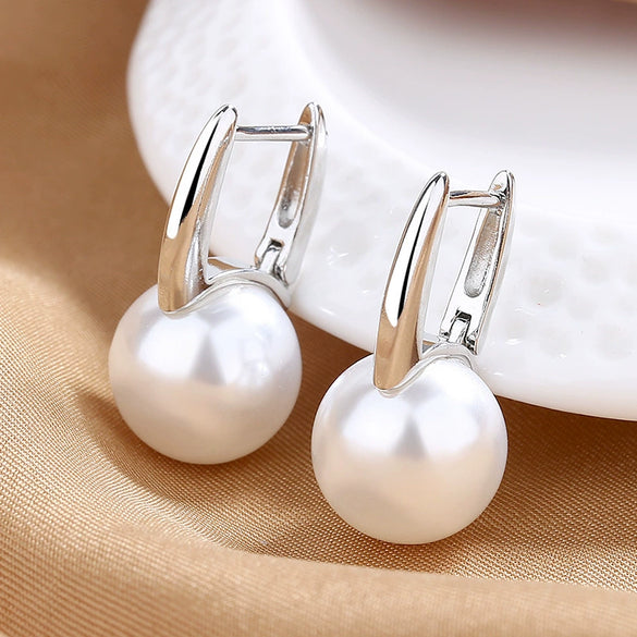French Retro Imitation Pearl Women's Earrings With U Shaped Design Set With Pearls