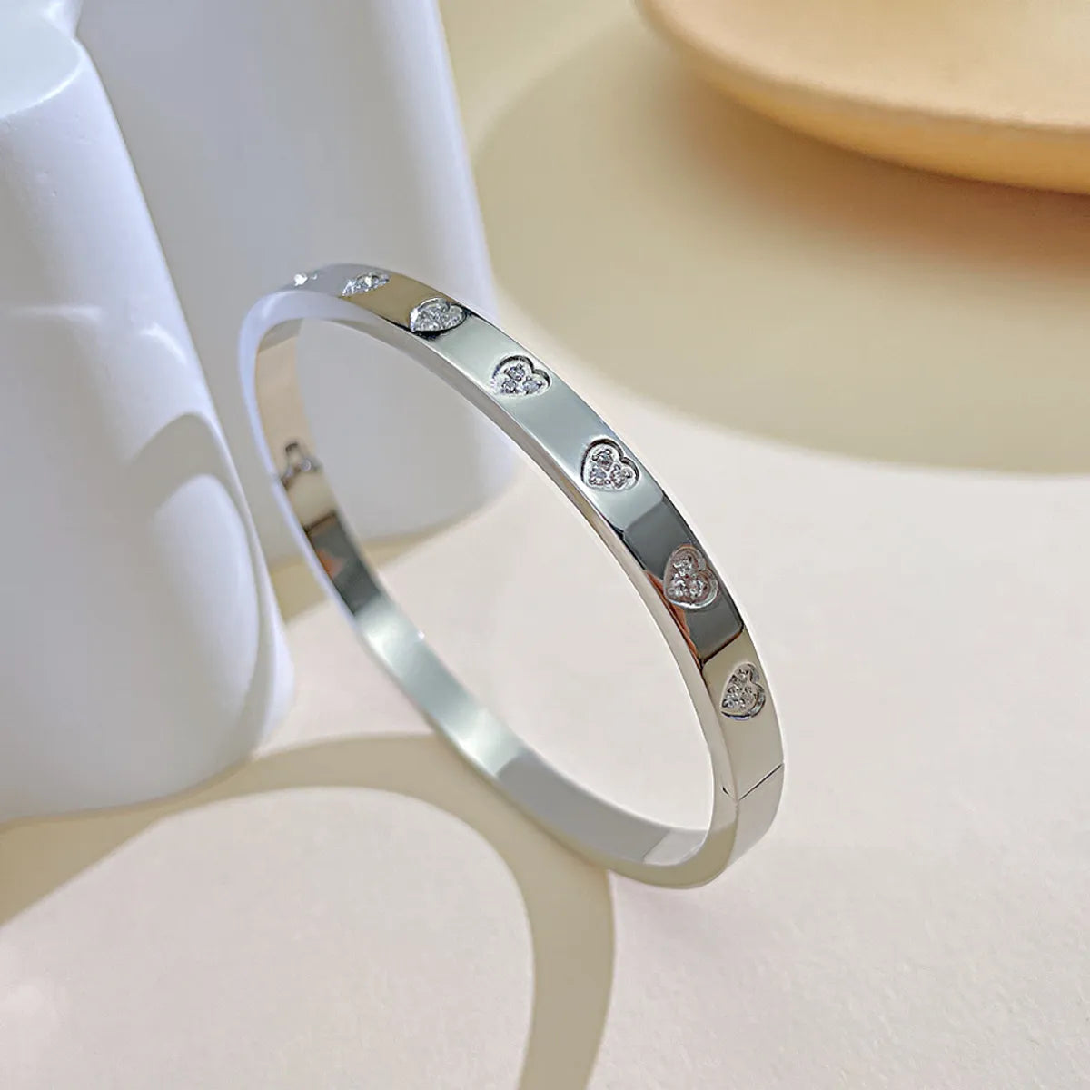 French Style Simple Style Heart Shape Titanium Steel Inlay Zircon Bangle