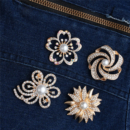 French Style Sweet Classic Style Flower Alloy Plating Hollow Out Inlay Artificial Rhinestones Artificial Pearls Artificial Diamond Women'S Corsage Brooches Collar Pin