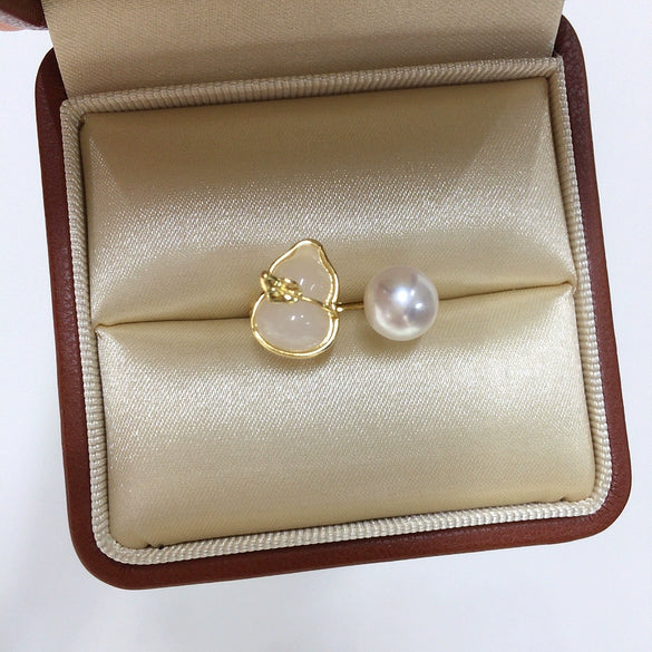 Freshwater Pearl And Chalcedony Gourdshaped Fashion Ring For Women