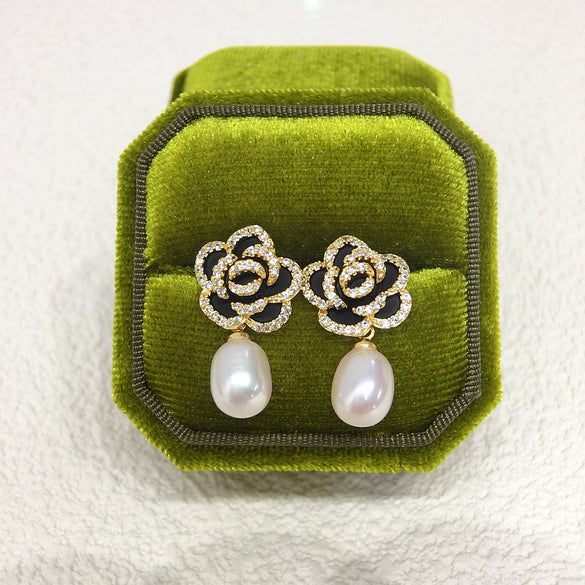Freshwater Pearl Jewelry Set With Microinlaid Zircon And Black Oildropping Camellia Design