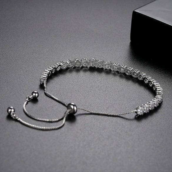 Full Diamond Flower Adjustable Bracelet Made Of Brass And Zircon With Copper Material Featuring Simple Small Flower Design For Women Hand Jewelry