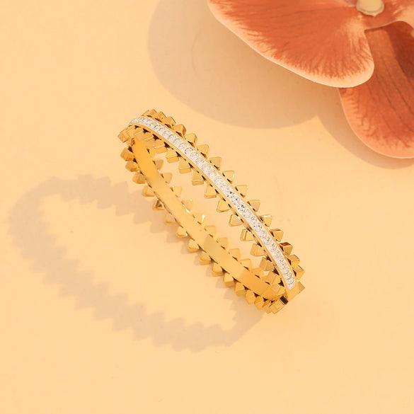 Full Diamond Hollow Fashion Stainless Steel Bracelet With Electroplating