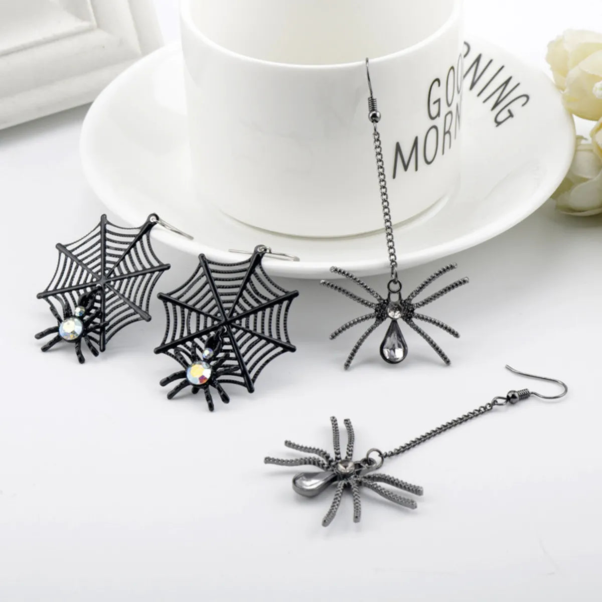 Funny Spider Alloy Plating Inlay Artificial Gemstones Women'S Drop Earrings 1 Pair