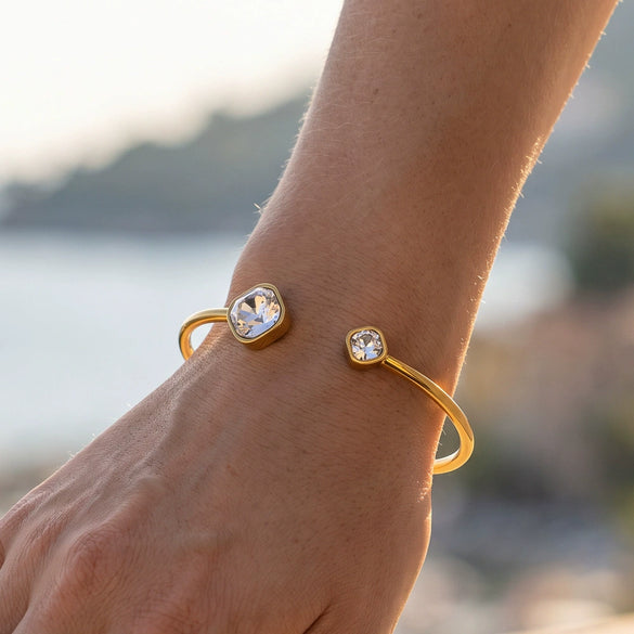 Geometric Stainless Steel Bracelet For Women With Zircon Inlay And 18K Gold Plated Finish Elegant Fashion Jewelry