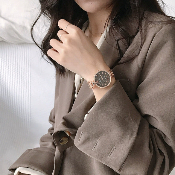 Girls Alloy Band Round Dial Bracelet Chain Watch Leisure Style