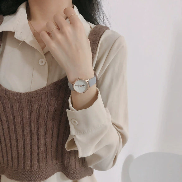 Girls' Round Dial Alloy Case Imitation Leather Strap Heart Shaped Cute Leisure Watch