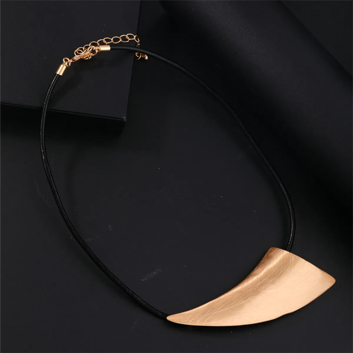 Glam Exaggerated Geometric Alloy Plating Women's Necklace