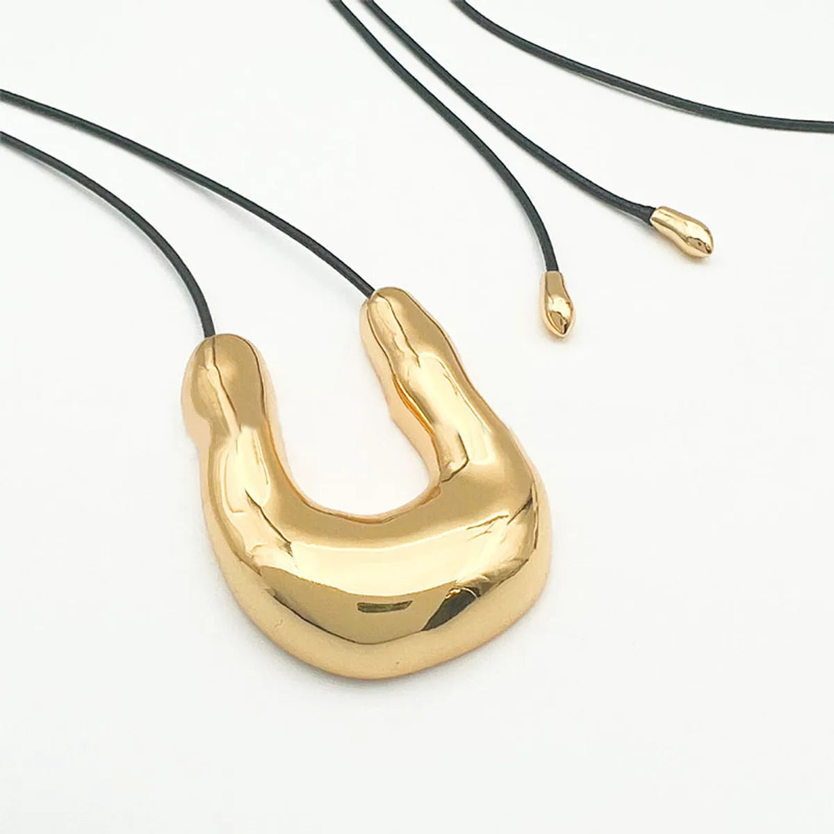 Glam Luxurious Shiny U Shape Copper Plating Metal 18k Gold Plated Pendant Necklace