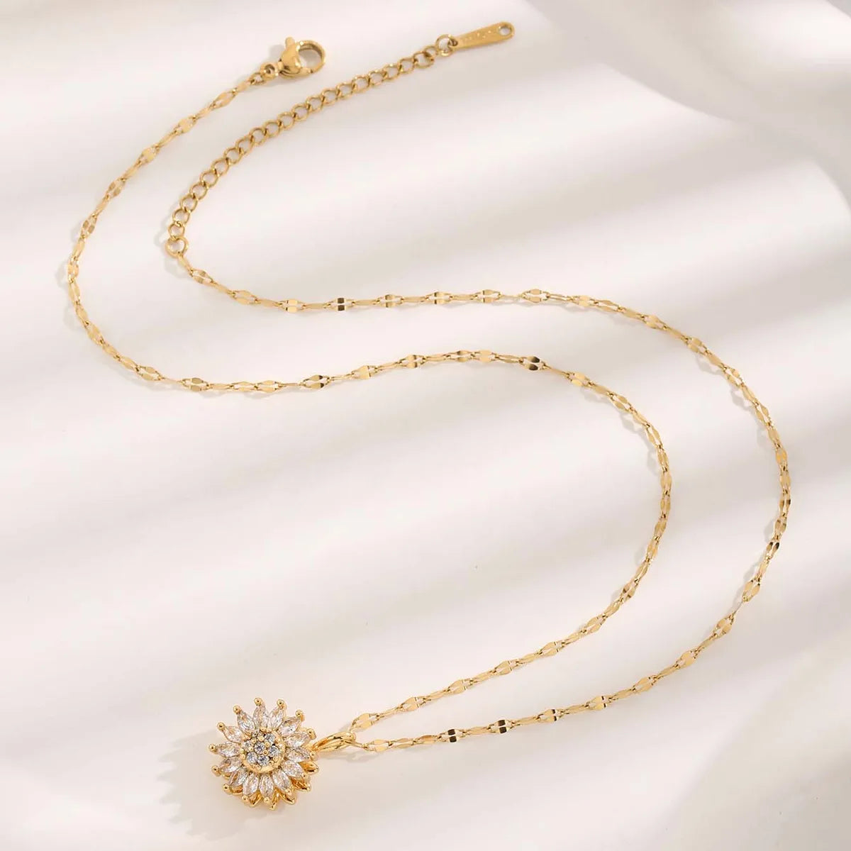 Copper 18K Gold Plated Glam Luxurious Simple Style Plating Inlay Flower Zircon Pendant Necklace