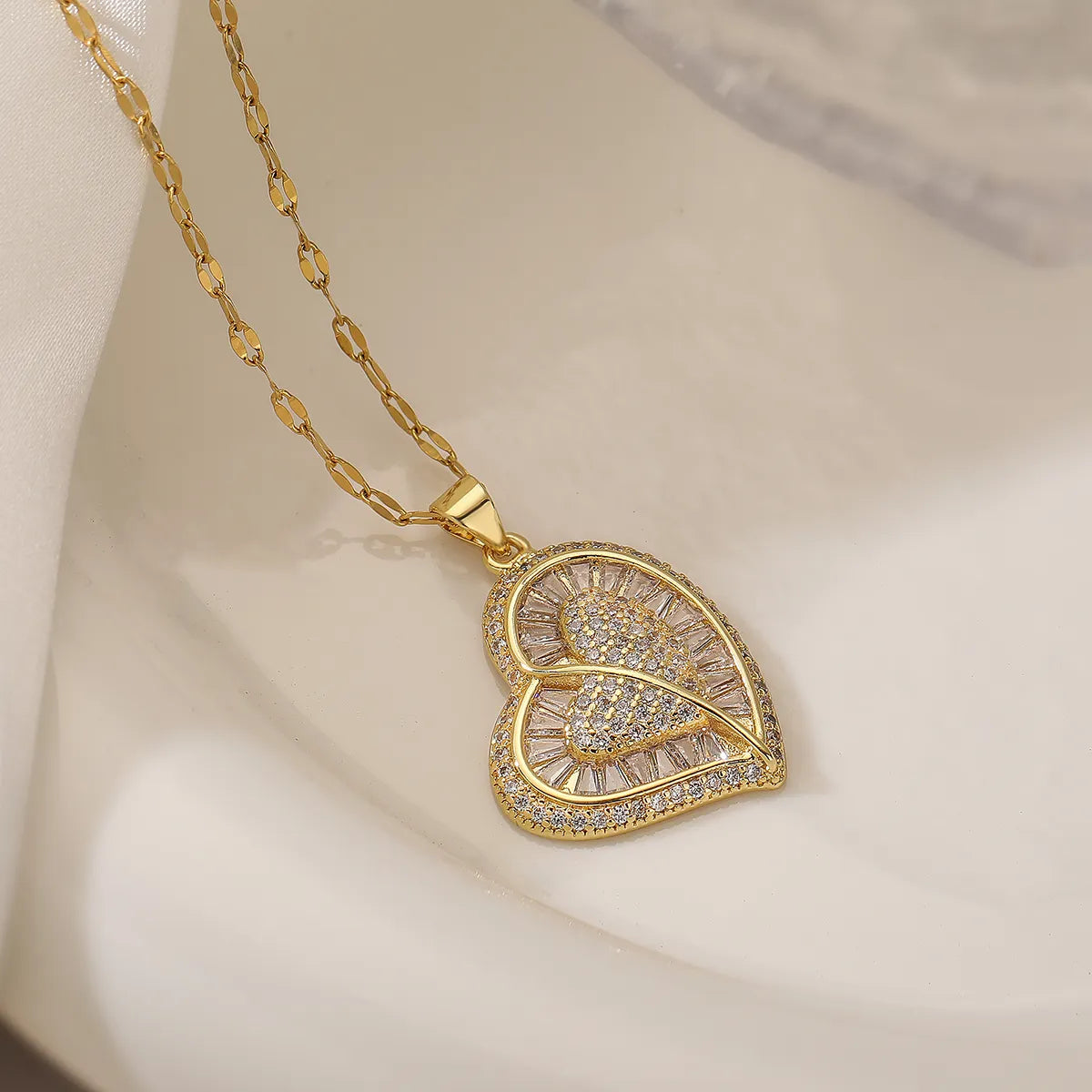 Glam Shiny Heart Shape Copper Plating Inlay Zircon 18k Gold Plated Pendant Necklace