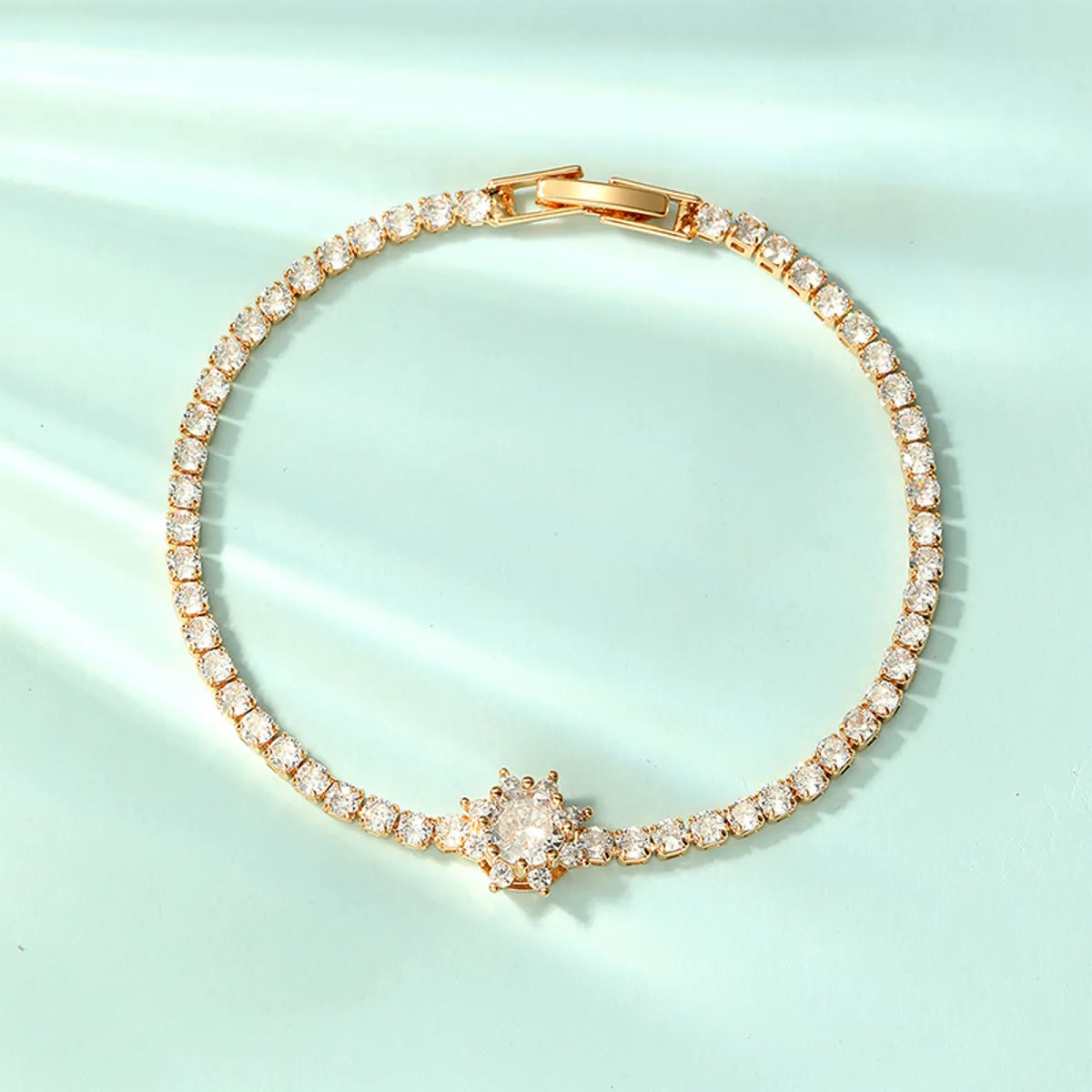 Glam Simple Style Shiny Flower Copper 18k Gold Plated Zircon Bracelets In Bulk