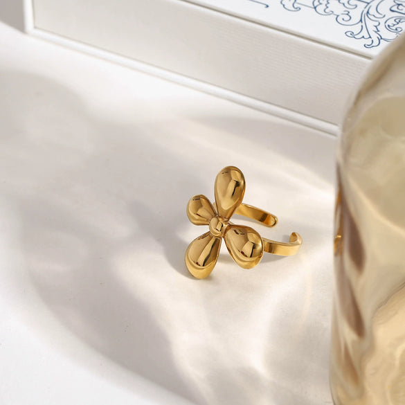 Glossy Fourpetal Flower Titanium Steel Ring With Geometric Pattern Electroplated