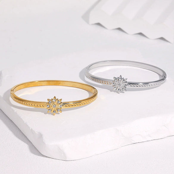 Gold Electroplated Stainless Steel Bracelet With Star Design Modern Minimalist Luxury Non Fading Finish
