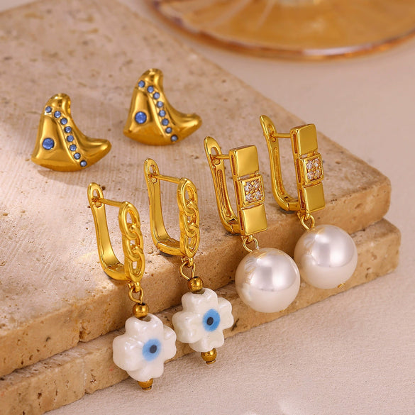 Gold Plated Ceramic Pearl Earrings With Geometric Heart Design And Stainless Steel Ear Posts For Unisex Wholesale Jewelry