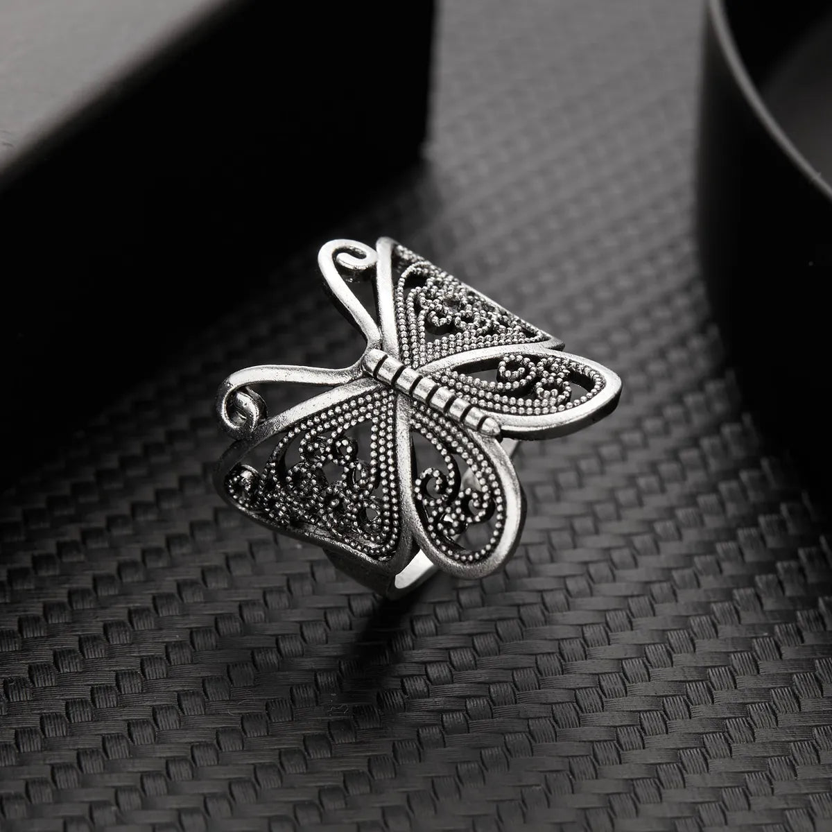 Gothic Retro Cool Style Butterfly Alloy Hollow Out Women'S Open Rings