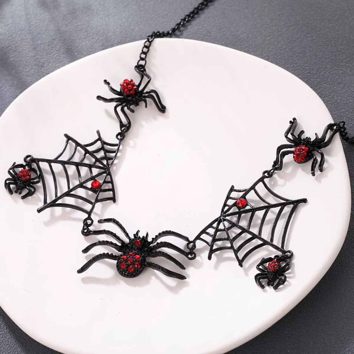 Gothic Spider Spider Web Alloy Inlay Rhinestones Men'S Necklace 1 Piece