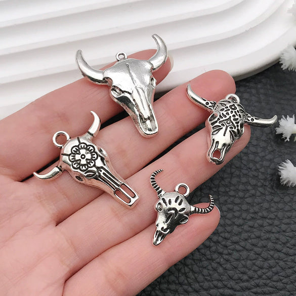 Halloween Retro Style Zinc Alloy Skull And Bull Head Pendant Jewelry Accessories With Electroplating