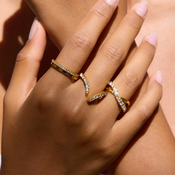 Hand Jewelry Stainless Steel 18K Gold Plated Geometric Plain Ring Inlaid With Diamond For Women