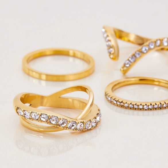 Hand Jewelry Stainless Steel 18K Gold Plated Geometric Plain Ring Inlaid With Diamond For Women