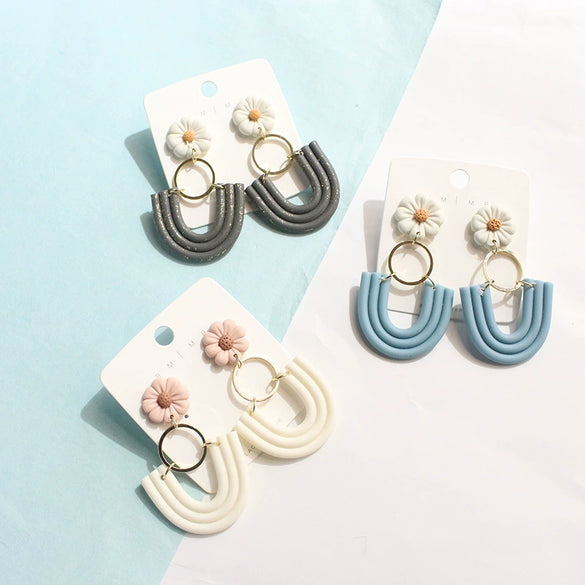 Handmade Daisy Floral Resin Earrings With Ushaped Design And Sterling Silver For Women Wholesale