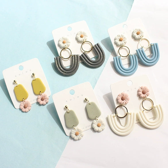 Handmade Daisy Floral Resin Earrings With Ushaped Design And Sterling Silver For Women Wholesale