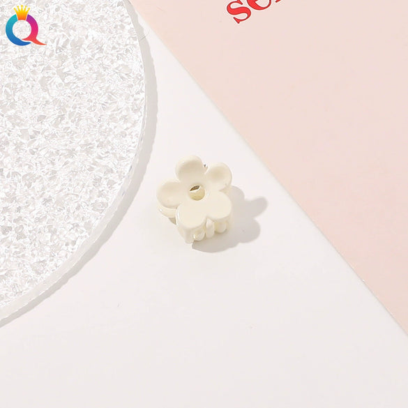 Handmade Frosted Pumpkin Flower Mini Claw Hair Clip For Women Cute Bangs Top Clip Plastic Hair Accessory