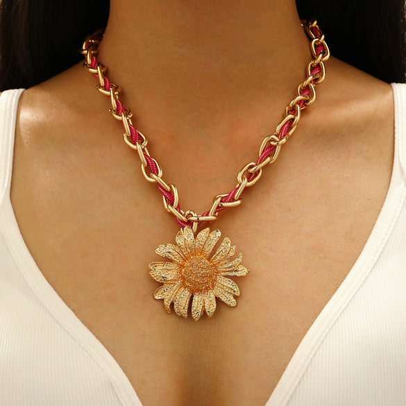 Handwoven Colorful Rope Conch And Starfish Necklace For Women In Bohemian Ocean Style With Electroplating Made Of Mixed Materials And Alloy