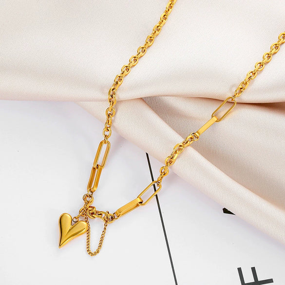 Heart Titanium Steel Necklace For Women Light Luxury Niche Clavicle Chain With Electroplating Simple Temperament And Versatile Love Neck Chain