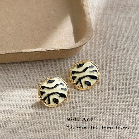 High End Retro Geometric Round Copper Earrings For Women With Black And White Striped Enamel Look Electroplated Finish