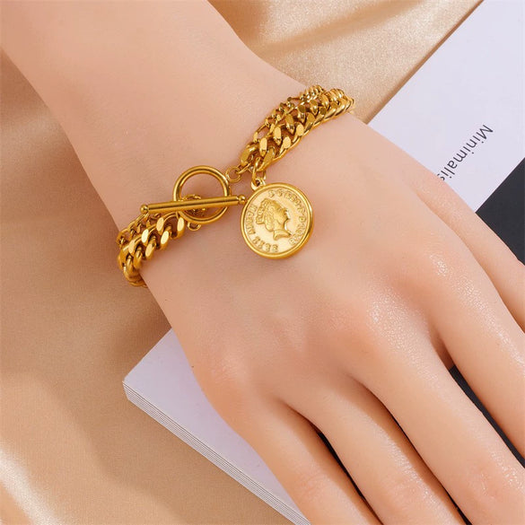High Grade Retro Elegant Titanium Steel Pendant Bracelet With Metal Diamond Embedded Hollow Life Tree Design Geometric Pattern And Electroplating Treatment