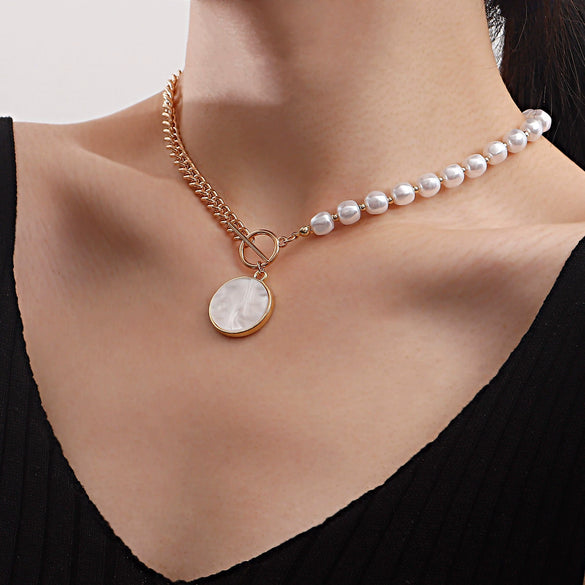 High Grade Stitching Imitation Fritillaria Pendant Necklace For Women Alloy Material Geometric Pattern Electroplating Treatment Twist Chain