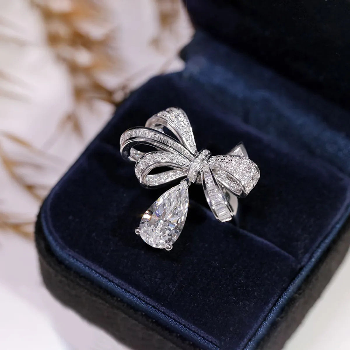 High-grade Bow Ring Women's Special-interest Design Light Luxury Three-dimensional Water Drop Pear-shaped High Carbon Diamond Middle Finger Ins Fashion Simple