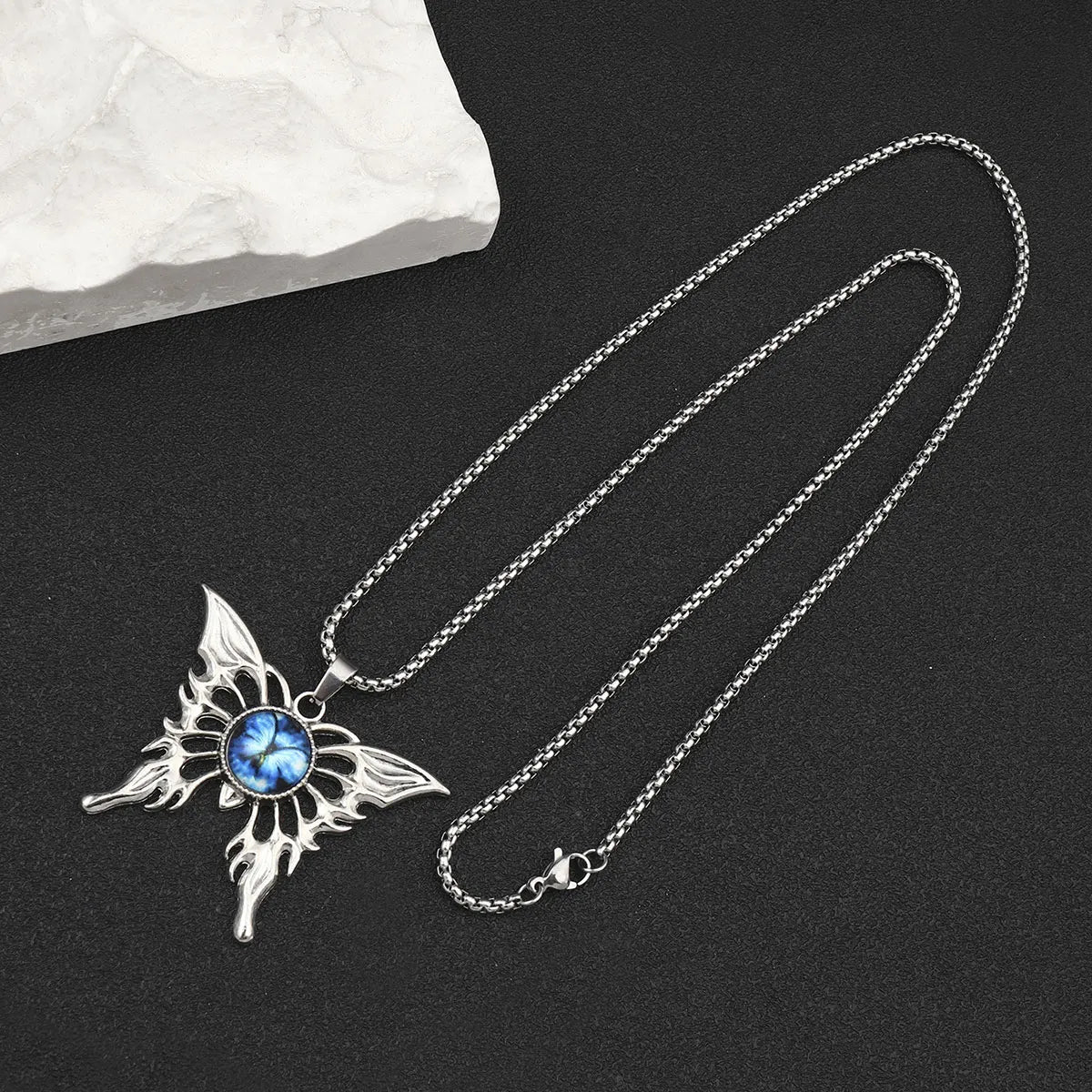 Hip-Hop Butterfly Devil'S Eye Zinc Alloy Plating Men'S Pendant Necklace