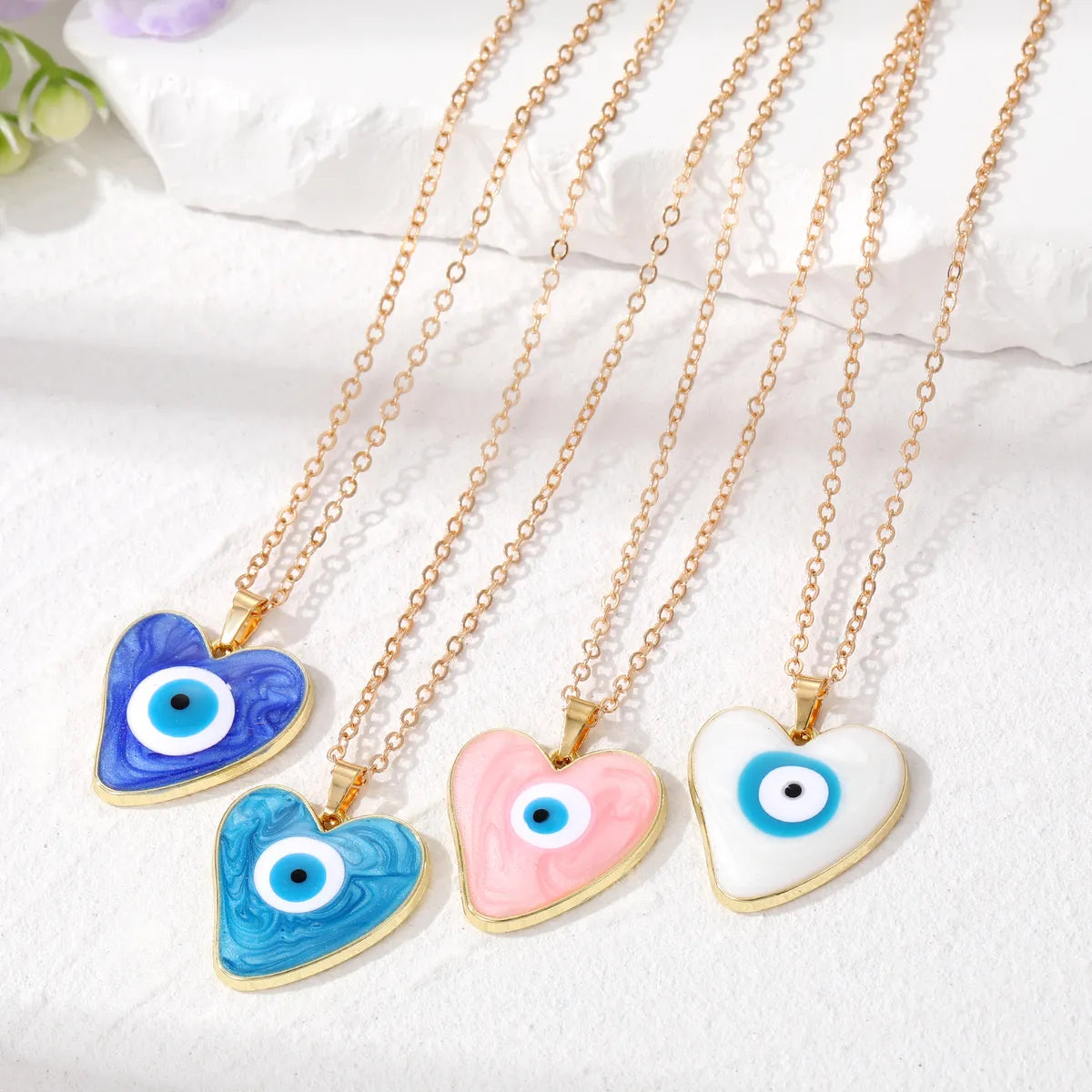 Hip-Hop Devil'S Eye Heart Shape Alloy Enamel Plating Women'S Pendant Necklace 1 Piece