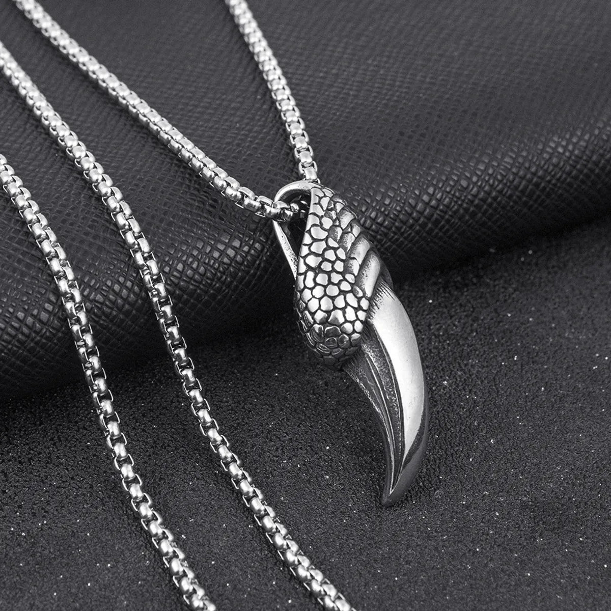 Hip-Hop Geometric Alloy Stoving Varnish Men'S Necklace