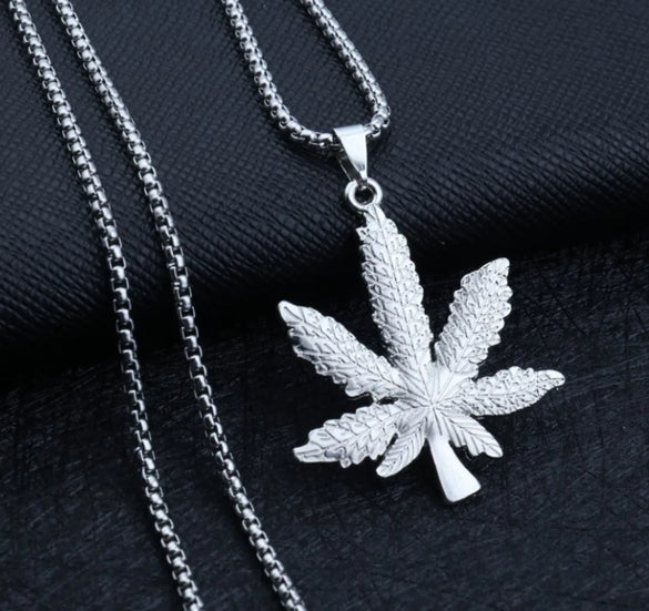 Hip-Hop Geometric Alloy Stoving Varnish Men'S Necklace