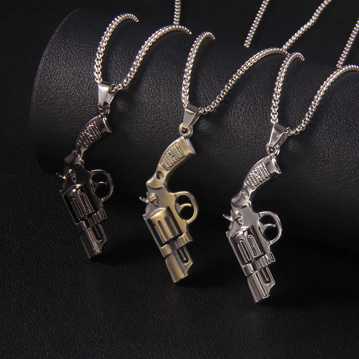 Hip-Hop Pistol 201 Stainless Steel Zinc Alloy Plating Men'S Pendant Necklace