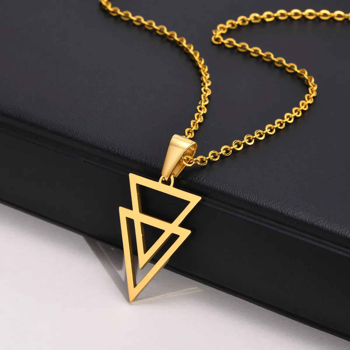 Hip-Hop Punk Triangle Solid Color Stainless Steel Titanium Steel Pendant Necklace 1 Piece