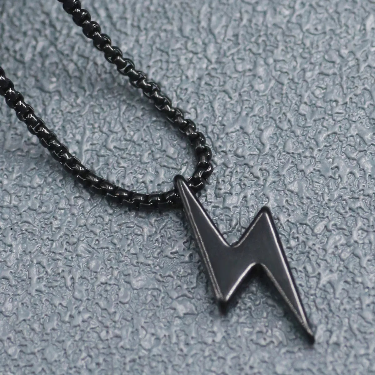 Hip-Hop Retro Lightning Titanium Steel Plating Gold Plated Men'S Pendant Necklace