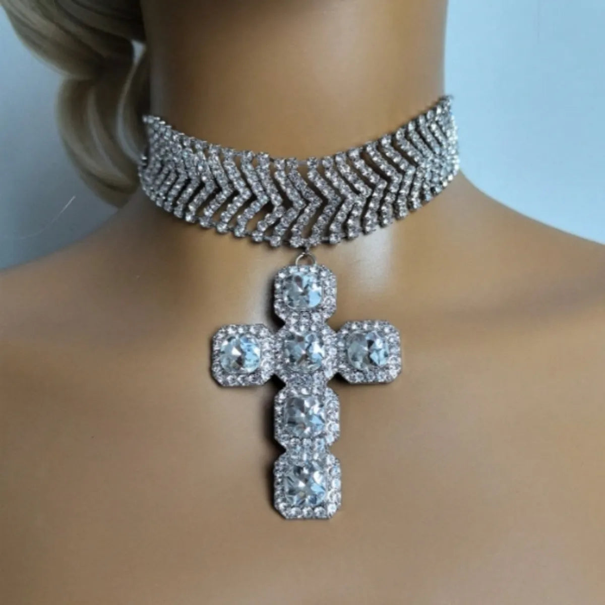 Hip-Hop Retro Luxurious Cross Alloy Plating Inlay Rhinestones Silver Plated Women'S Necklace Pendant