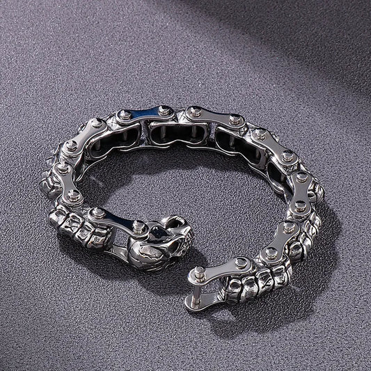 Hip-Hop Retro Skull Titanium Steel Stoving Varnish Men'S Bracelets