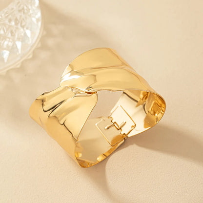 Hip-hop Retro Solid Color Alloy Plating Gold Plated Women's Bangle