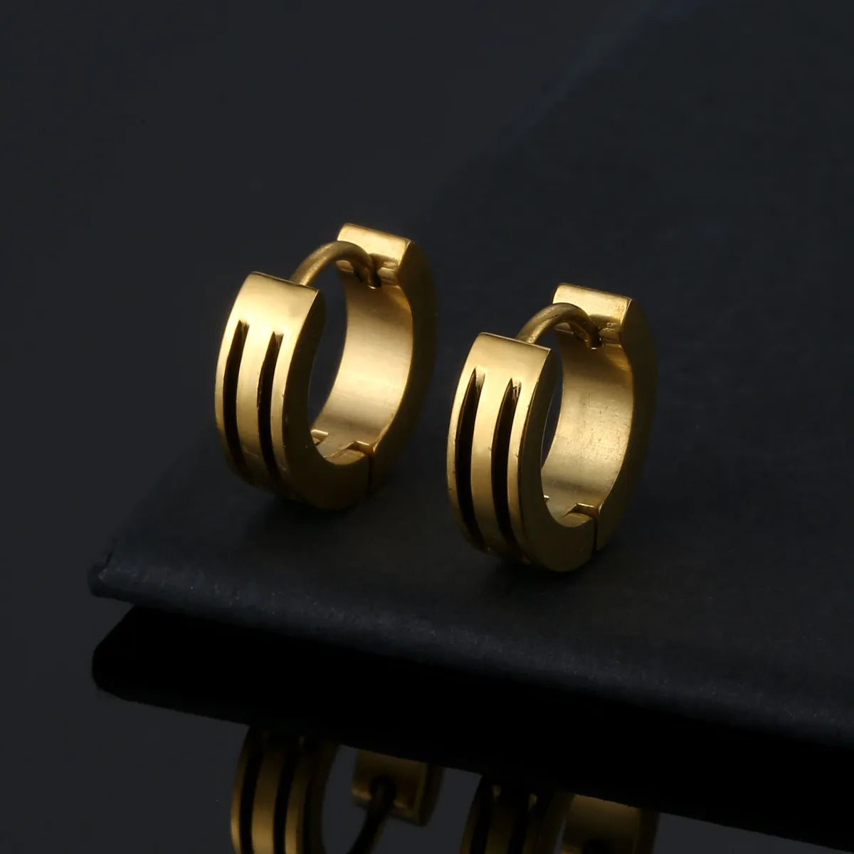 Hip-Hop Round Titanium Steel Earrings 1 Piece