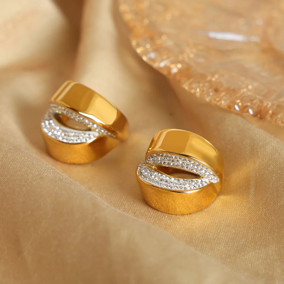 Hip-hop Simple Style Geometric Titanium Steel Plating Inlay Artificial Diamond 18k Gold Plated Rings