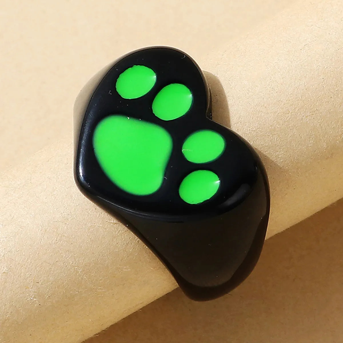 Hip-Hop Unique Green Dog Paw Print Creative Resin Drip Ring