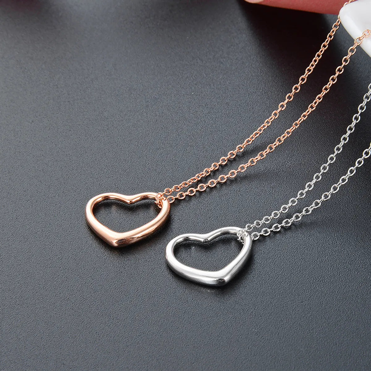 Hollow Out Big Love Silver Necklace Women's Short Cross Clavicle Chain