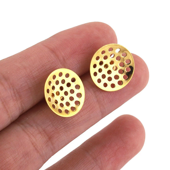 Hollow Round Ear Studs Handmade From Stainless Steel And Titanium Steel With Hirback Pattern And Electroplating Treatment