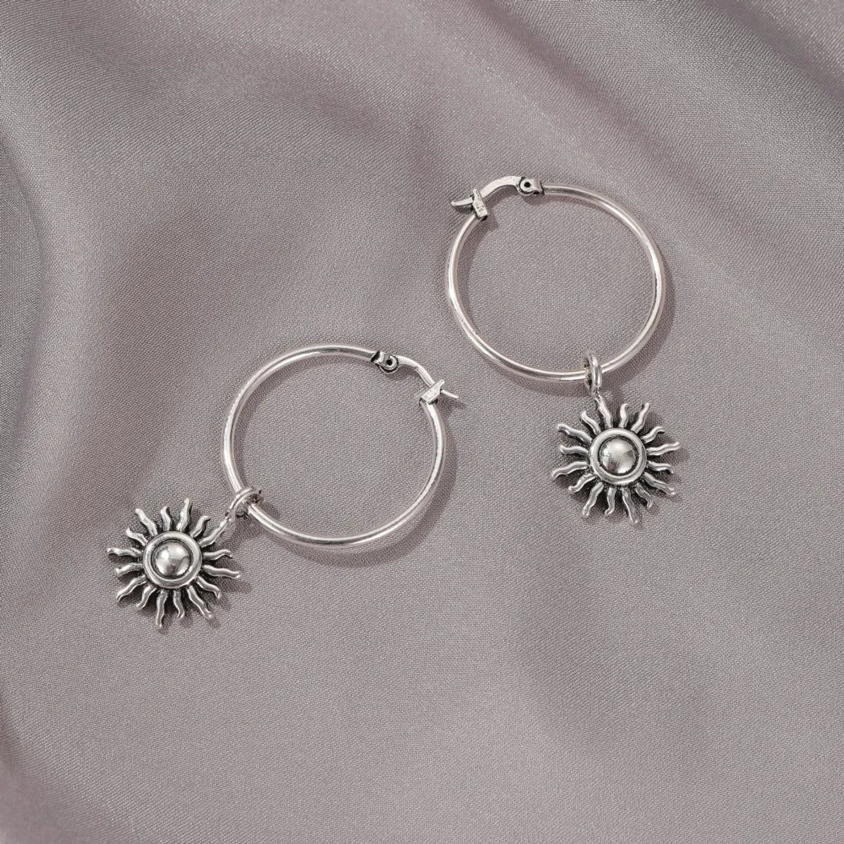 Hot Sale Retro Sun Flower Personality  Simple Short Sun Earring Wholesale