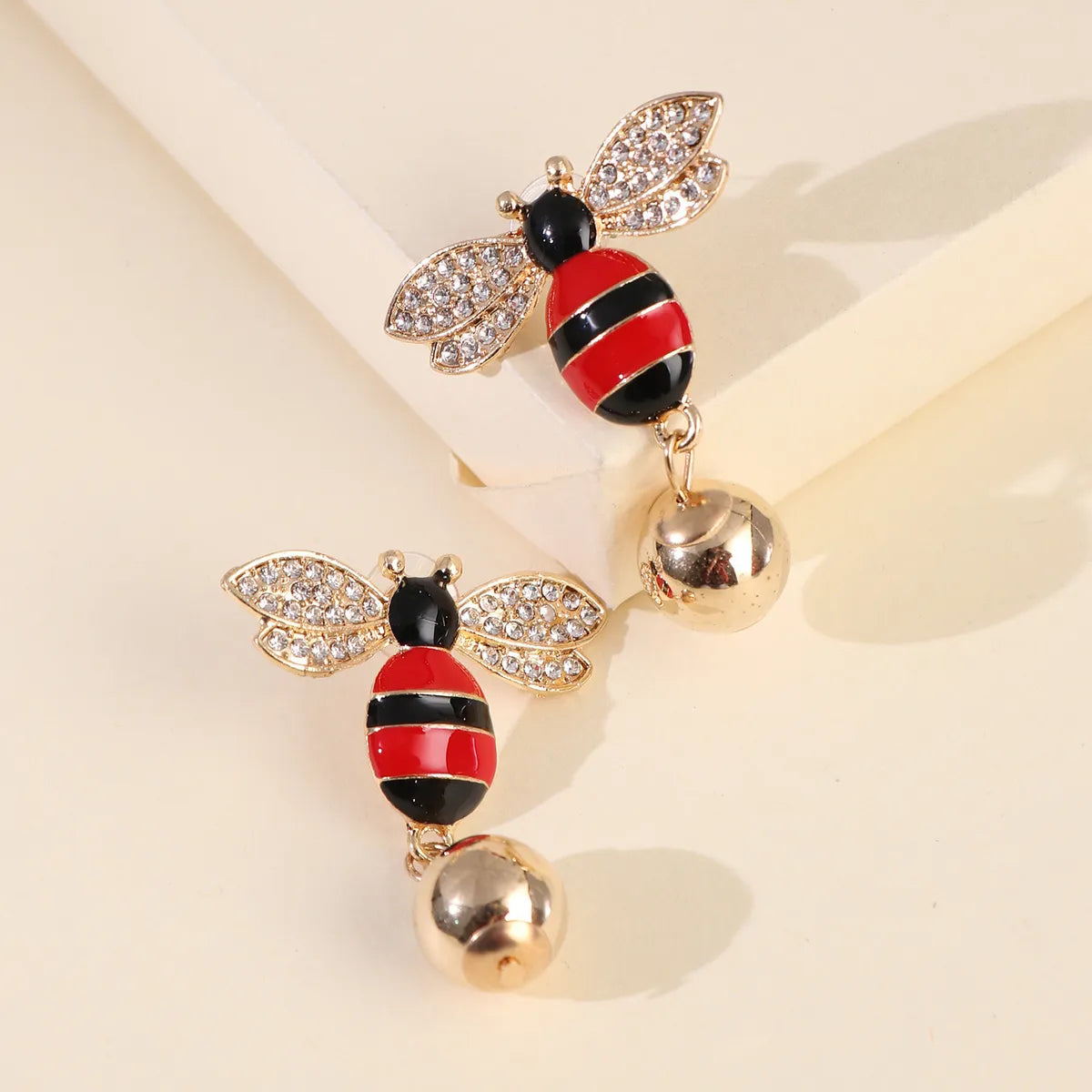 Hot Sales New Symmetrical Earrings Bee Pearl Earrings Ear Jewelry Insect Earrings Korea Wholesale Gooddiy